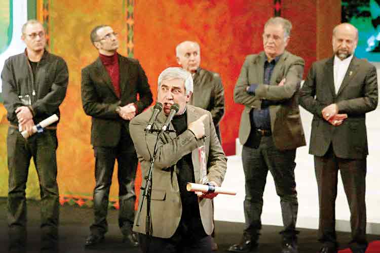 فریادها و نجواها