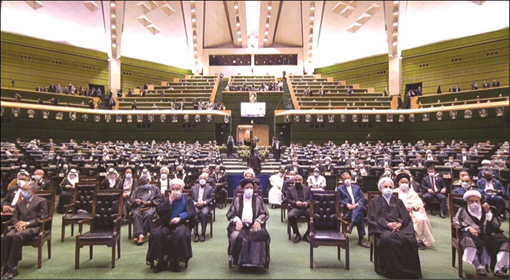 غایبان حاشیه‌ساز مراسم تحلیف