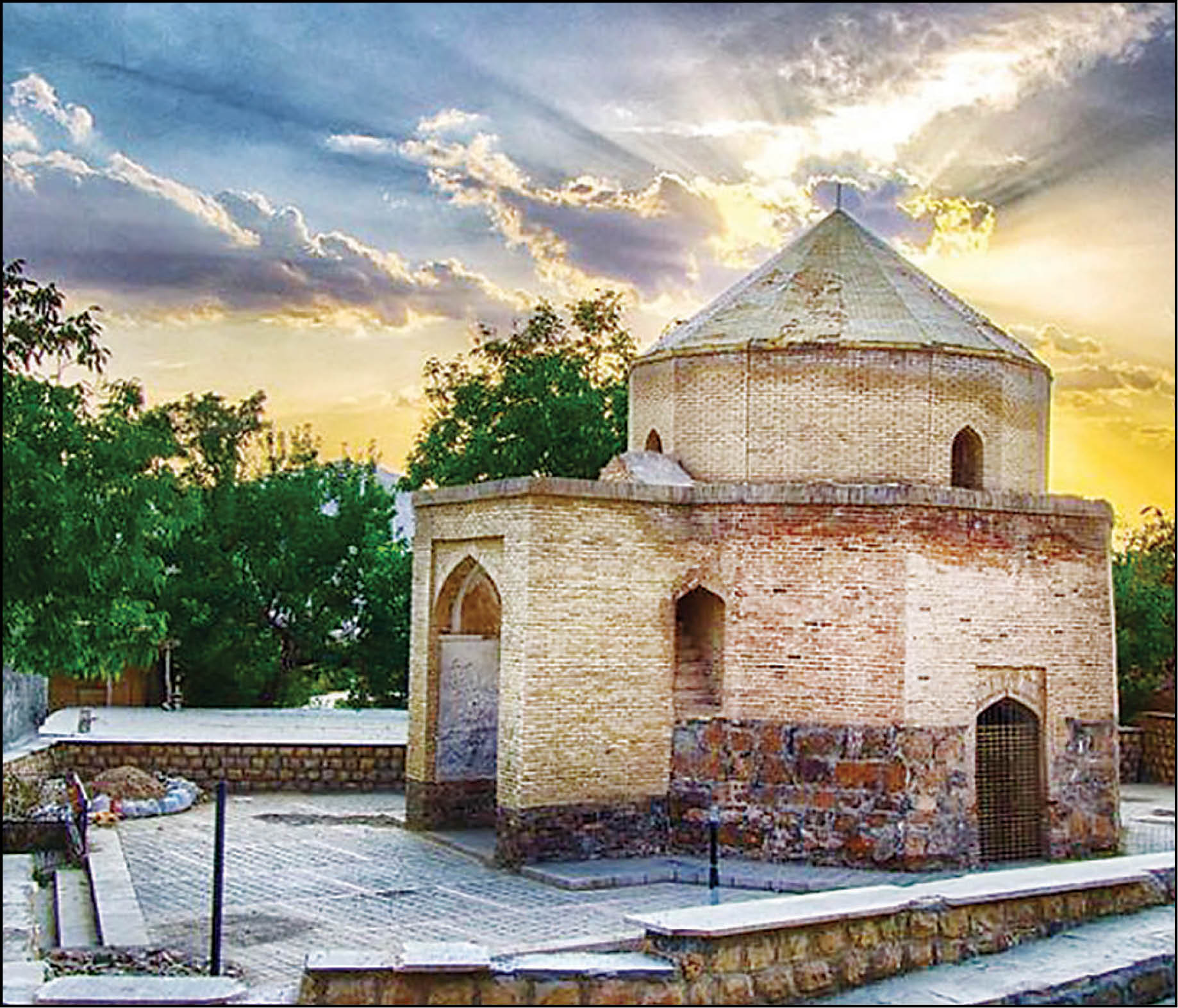 ‌‌آشتیان می‌تواند مقصد گردشگران باشد