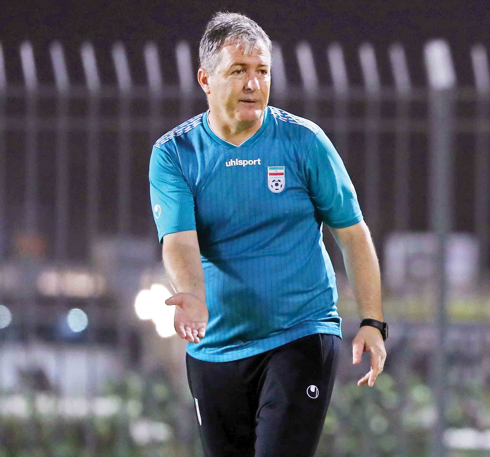 مرد اول صحنه باش