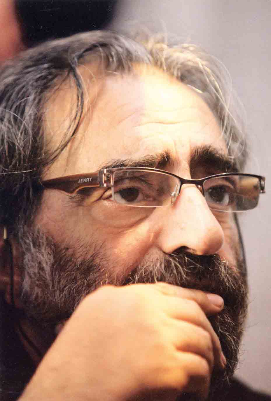 مسعود کیمیایی: نادری جستجو را سیاه و سفید، تند و تیز و برشته‌ای ساخته است