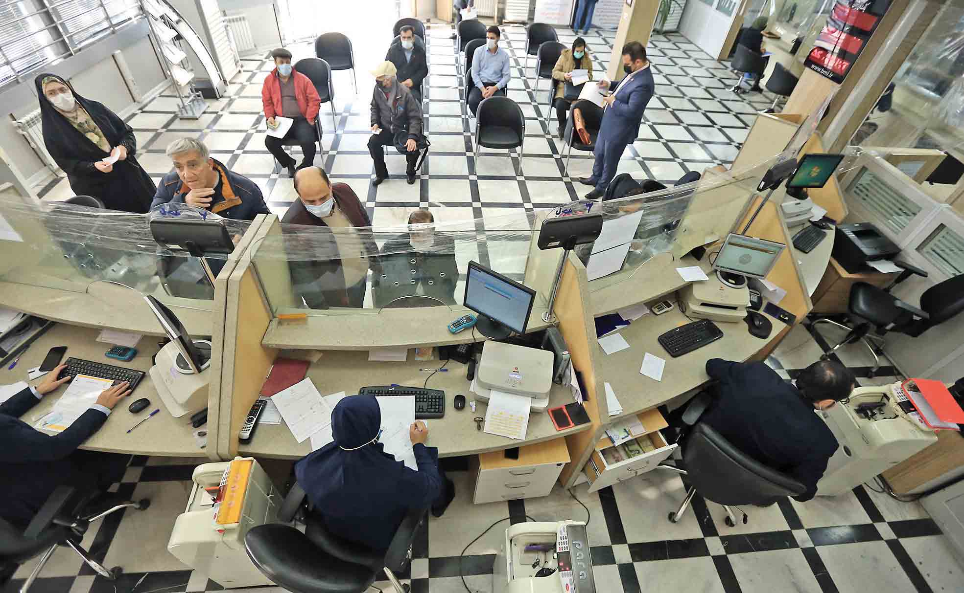 همشهری سناریوهای دستکاری در تسهیلات بانکی به نفع بخش مسکن را بررسی می‌کند