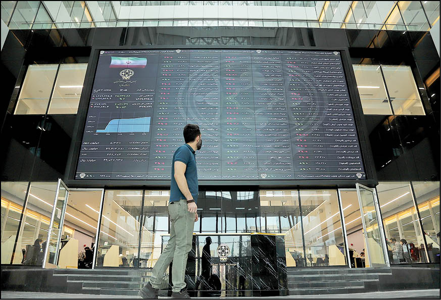 همزمان با رشد آهسته و پیوسته نرخ سود بین بانکی