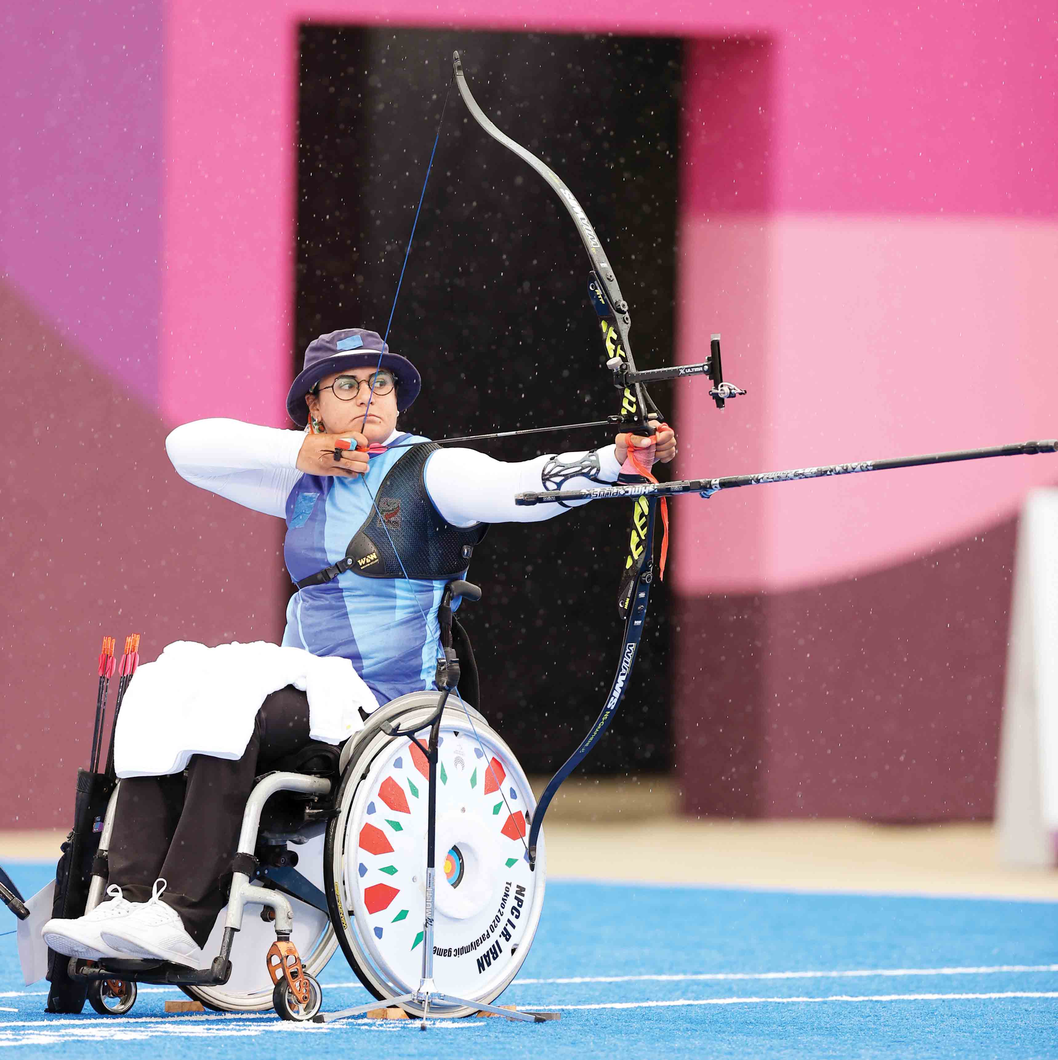 افتخاراتم را به زنان ایرانی تقدیم می‌کنم