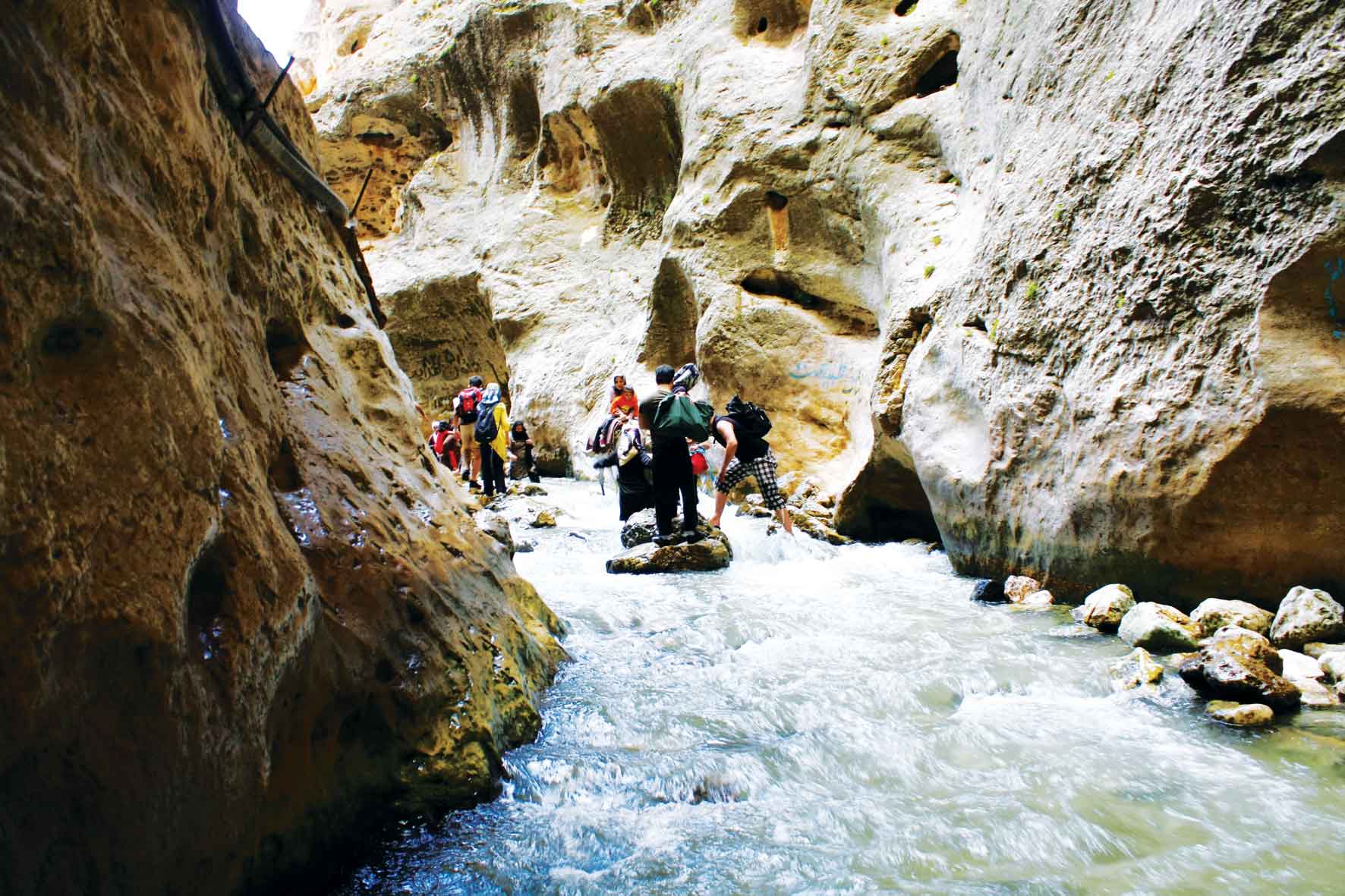 تنگه‌های سحرآمیز ایران