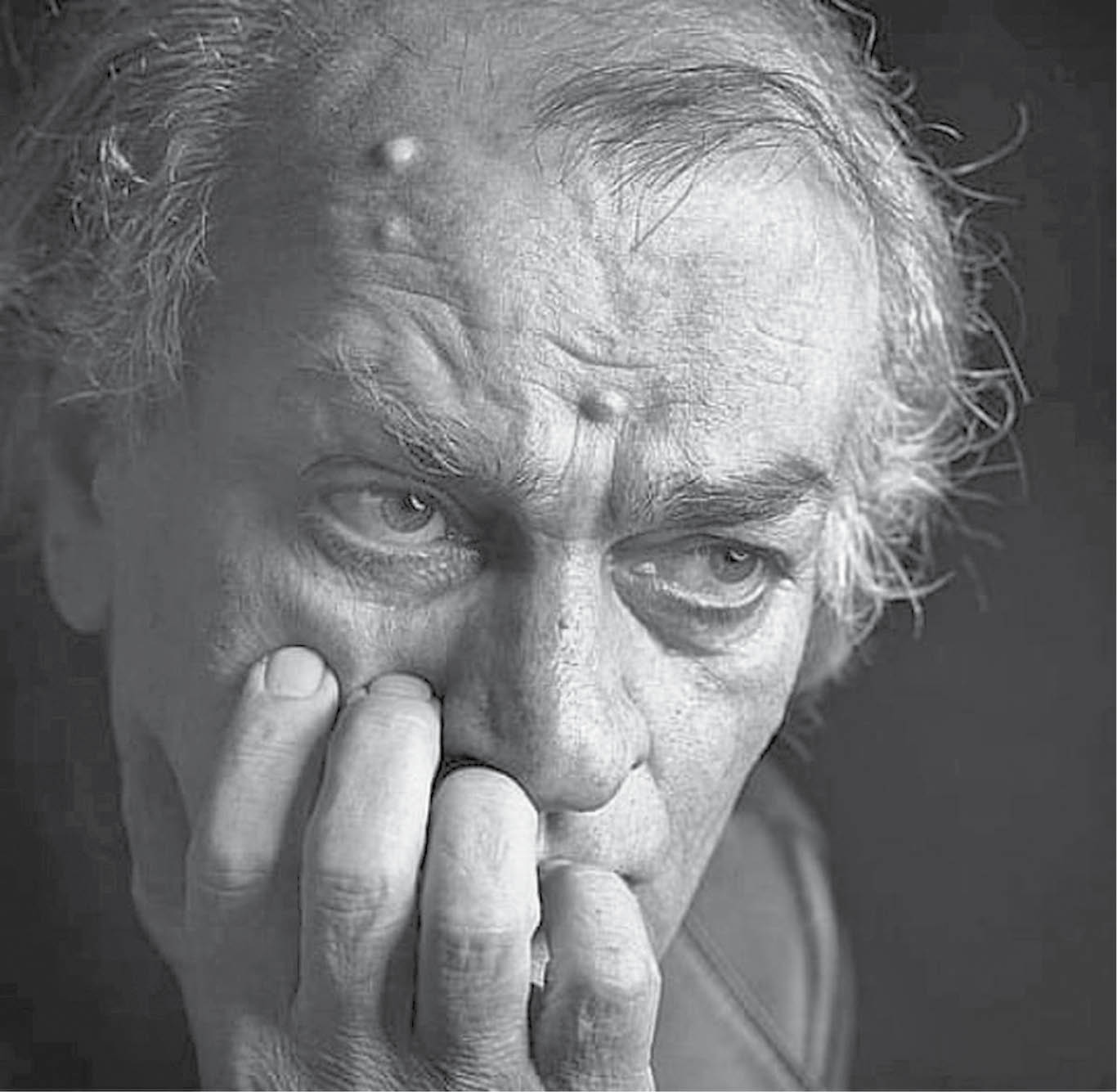 فتحعلی اویسی بستری است