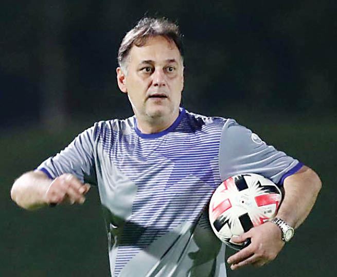 نامجومطلق: نباید اسکوچیچ را تحت فشار بگذاریم