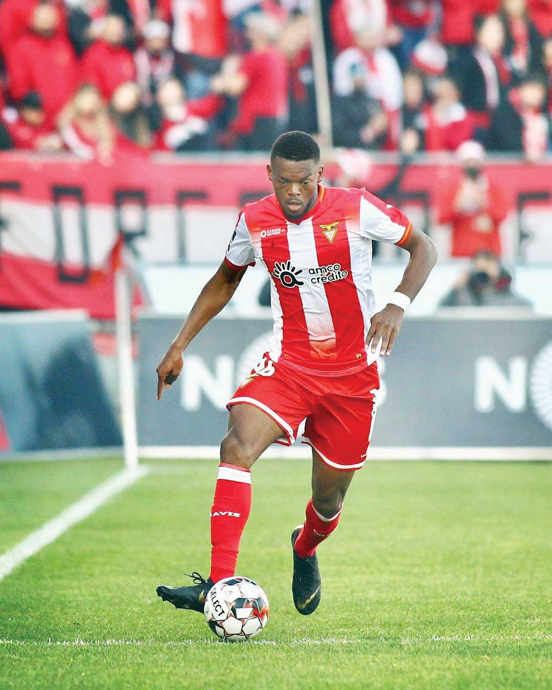 استقلال1400؛ موتور ایتالیایی روی بدنه فرانسوی