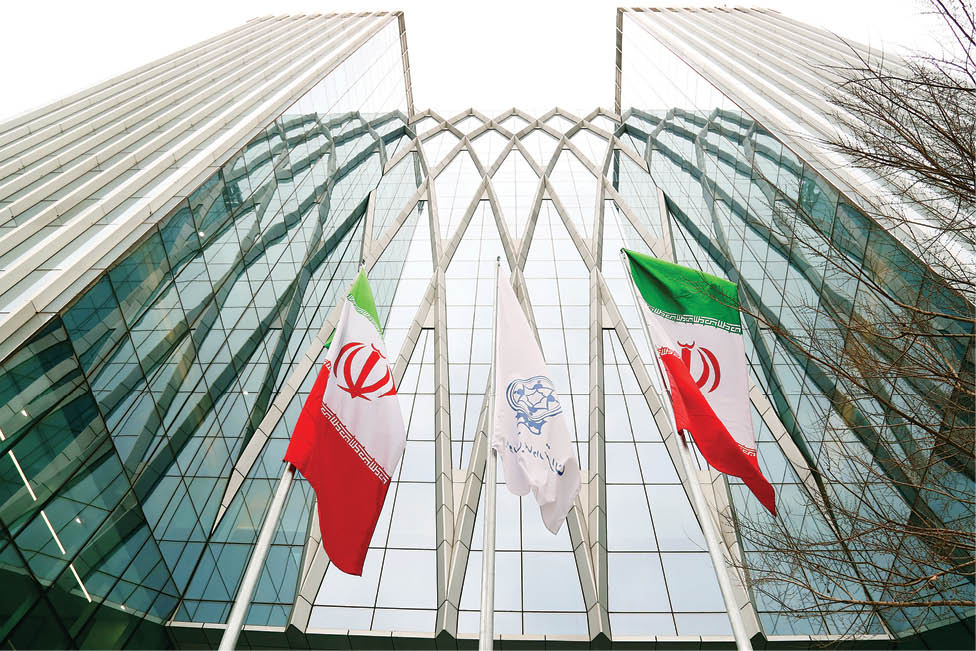 همشهری دلایل سکته بازارهای طلا، ارز و سهام را بررسی میکند