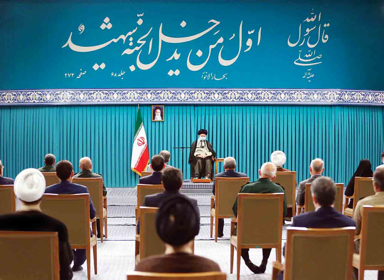 رهبر معظم انقلاب‌ در دیدار دست‌اندرکاران کنگره شهدای استان زنجان تأکید کردند‌