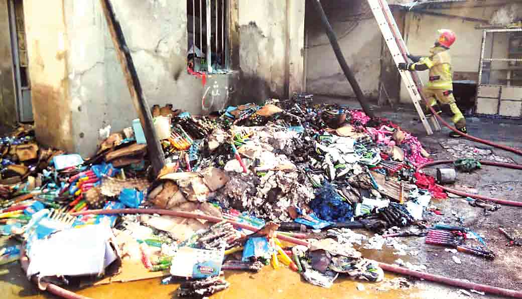 جزئیات آتش‌سوزی در انبار اسباب بازی