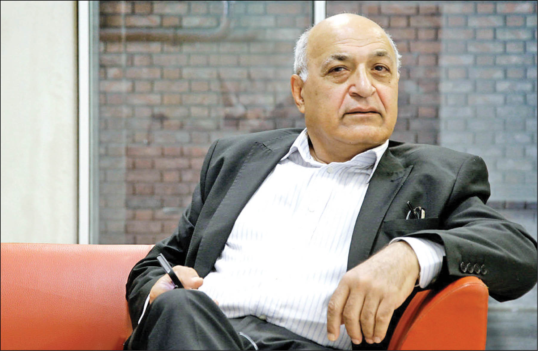 گفت‌وگو با محمود آموزگار نایب‌رئیس اتحادیه ناشران و کتابفروشان تهران