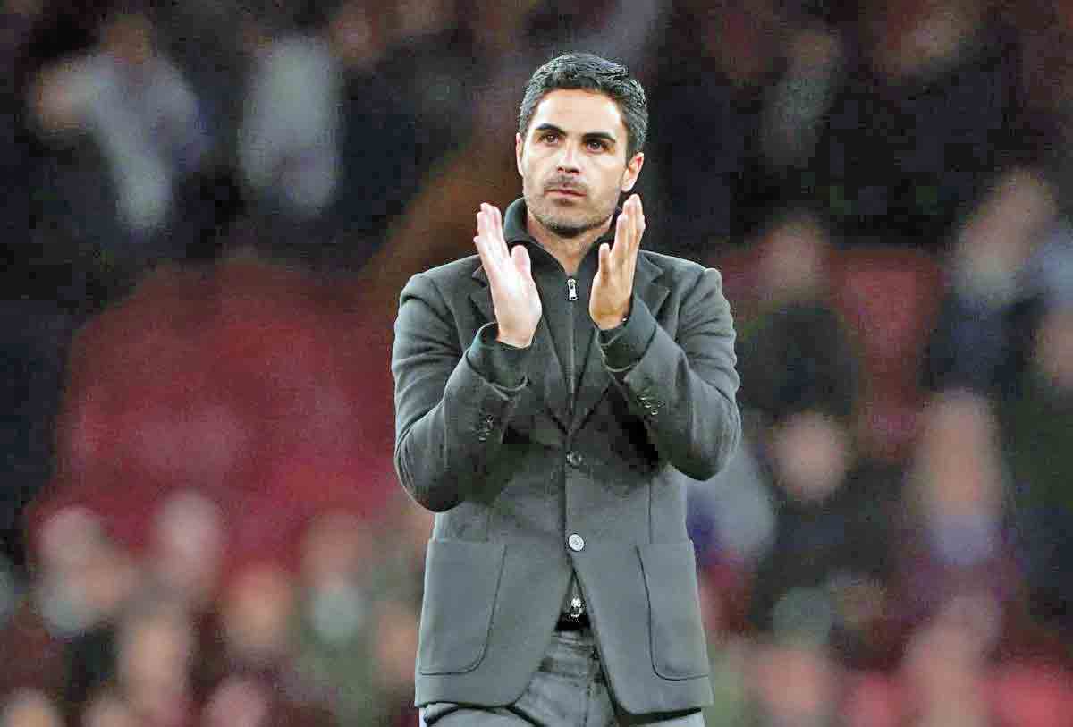 توپ پر توپچی‌ها