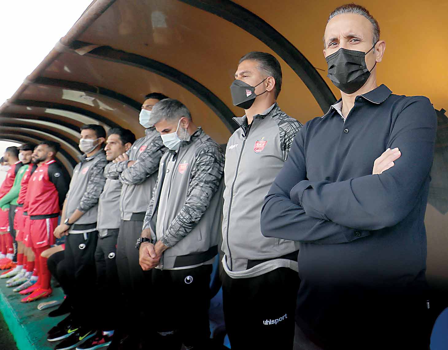 این ادبیات « قهرمان » نیست