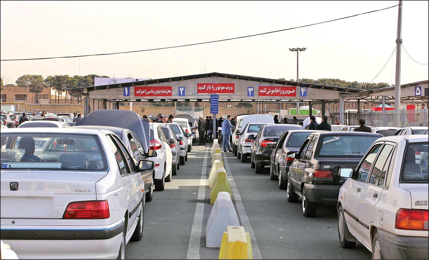 مناقشه برگ سبز به مجلس رسید