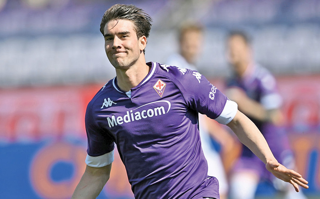 از پنجره زمستانی سوز می‌آید