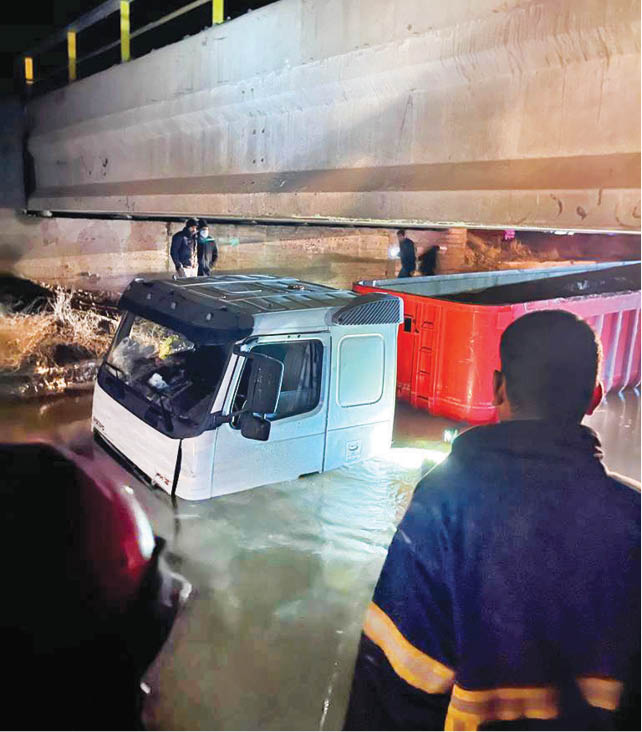 مرگ دردناک مادر و دختر در زیرگذر آب‌گرفته