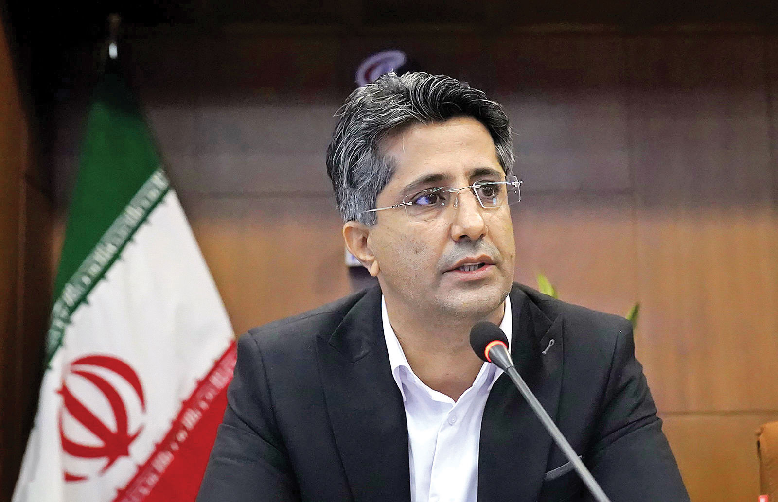 ثوری برد، حسینی قهر کرد