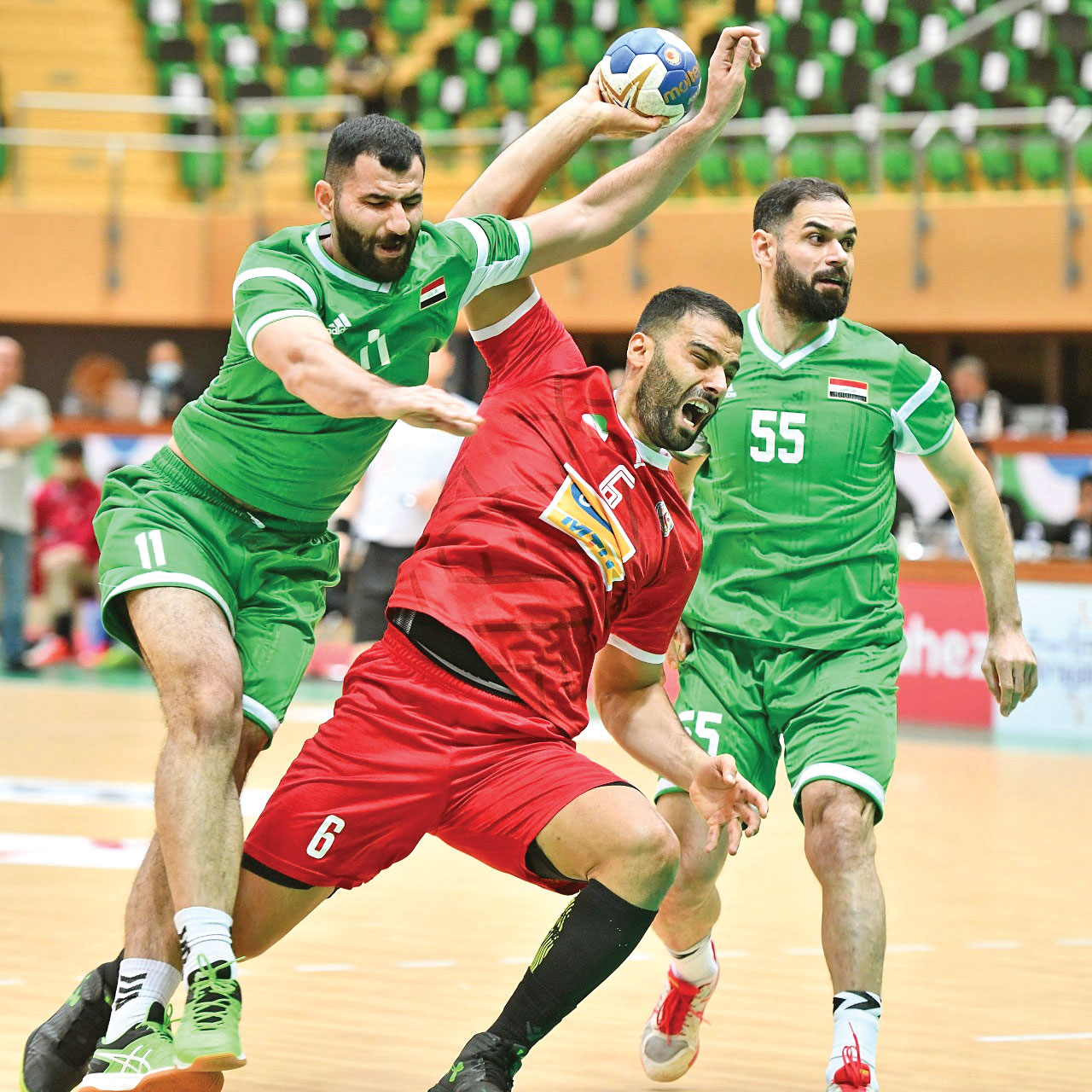 پیروزی هندبال سخت شد