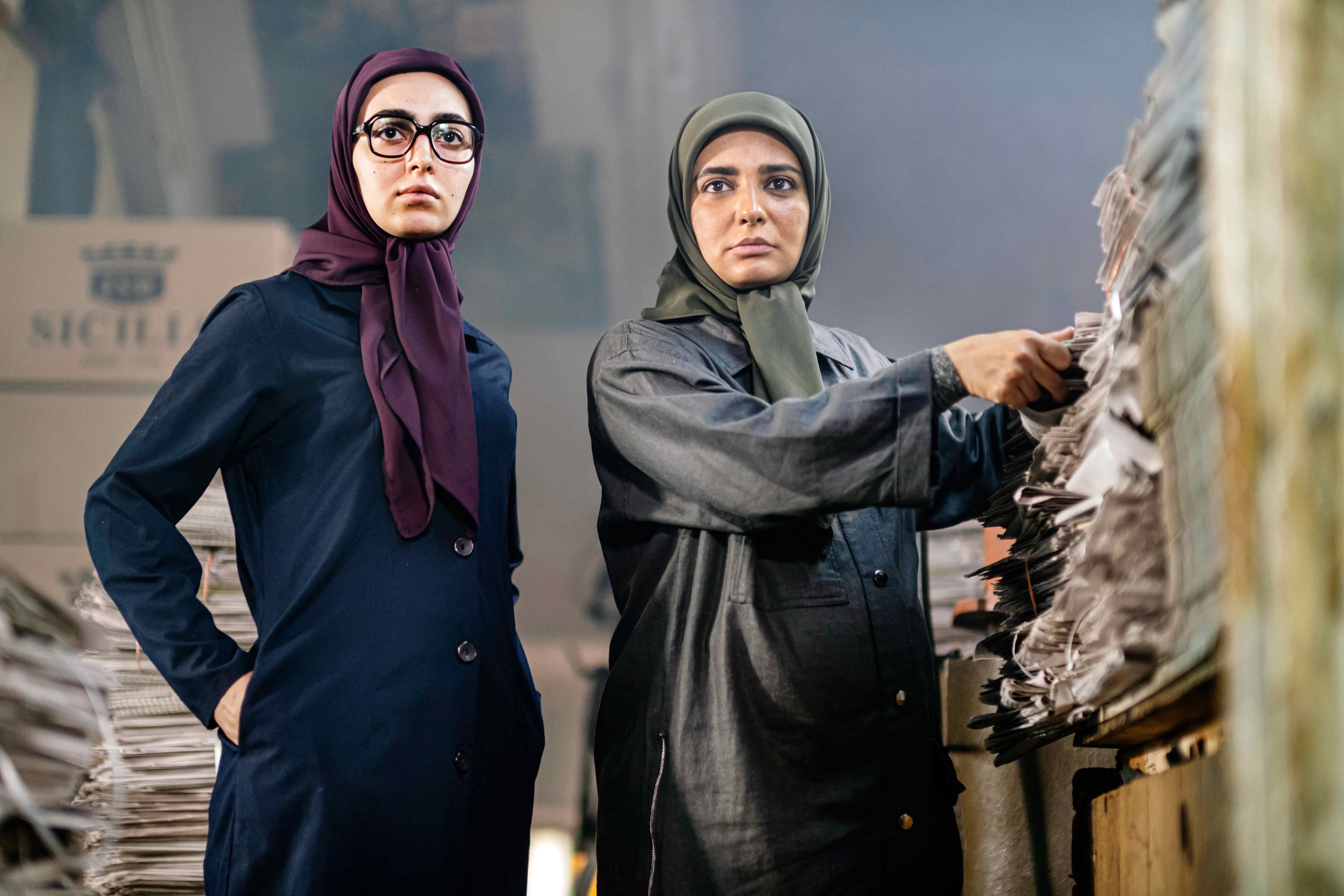 در فاصله یک کسوف