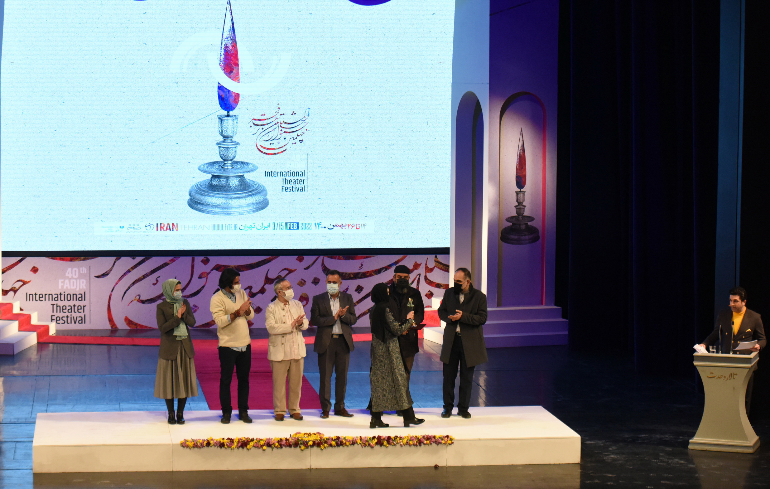 تماشاگران نصف شدند