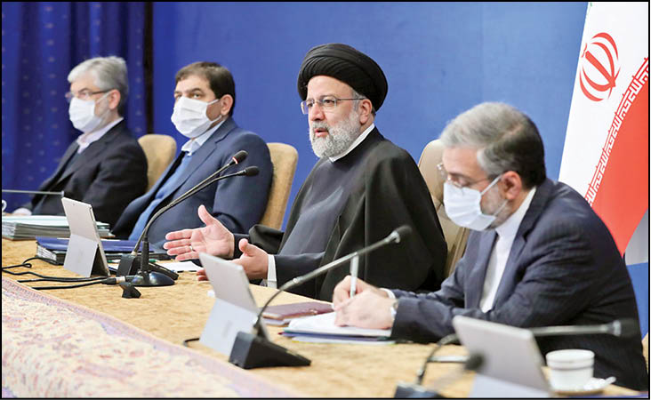 عبور از دوره انفعال به دولت پاسخگو