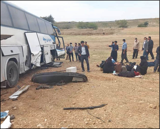 ۱۹ مصدوم در واژگونی اتوبوس در اندیمشک