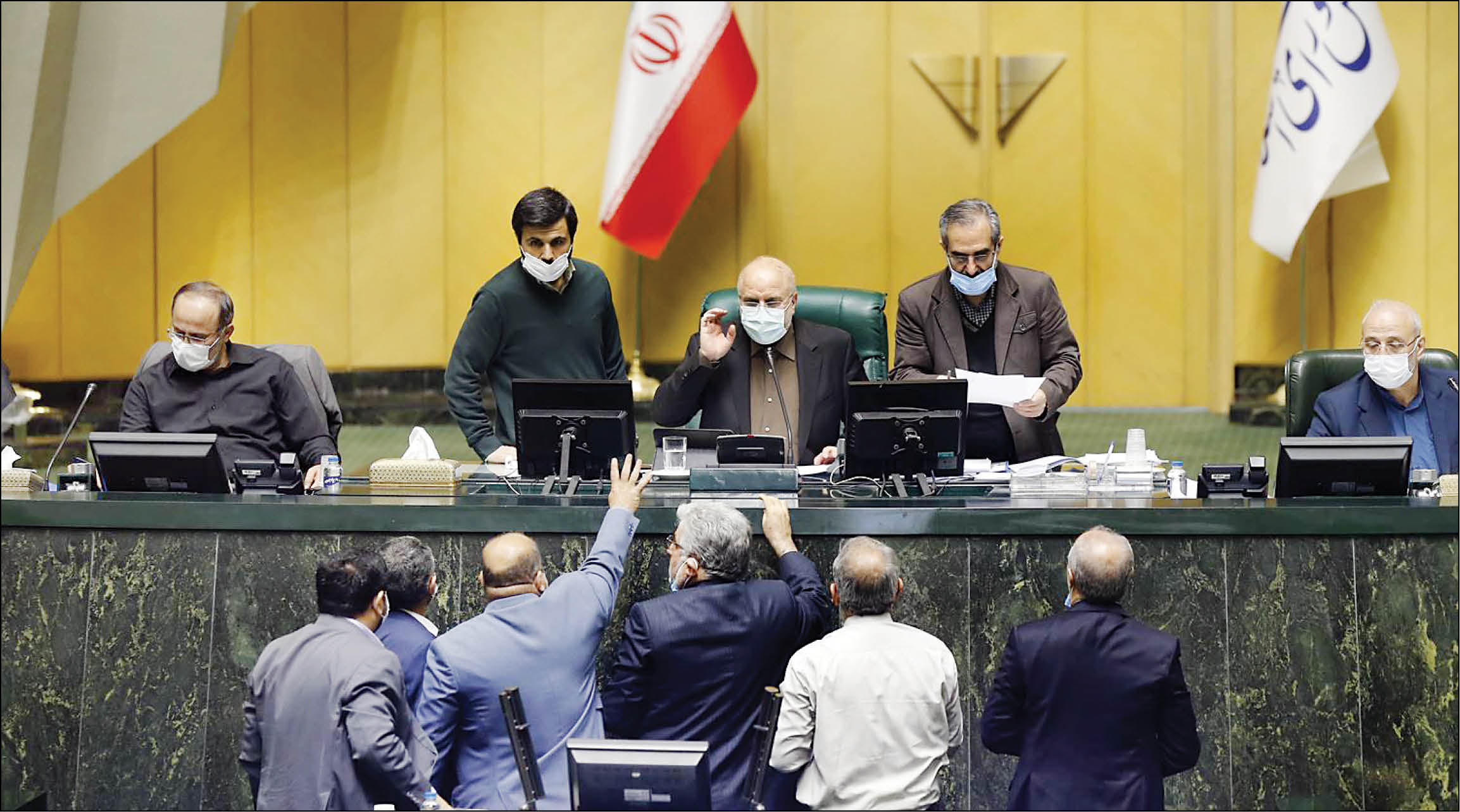 مجلس به دولت اختیار تصمیم‌گیری داد