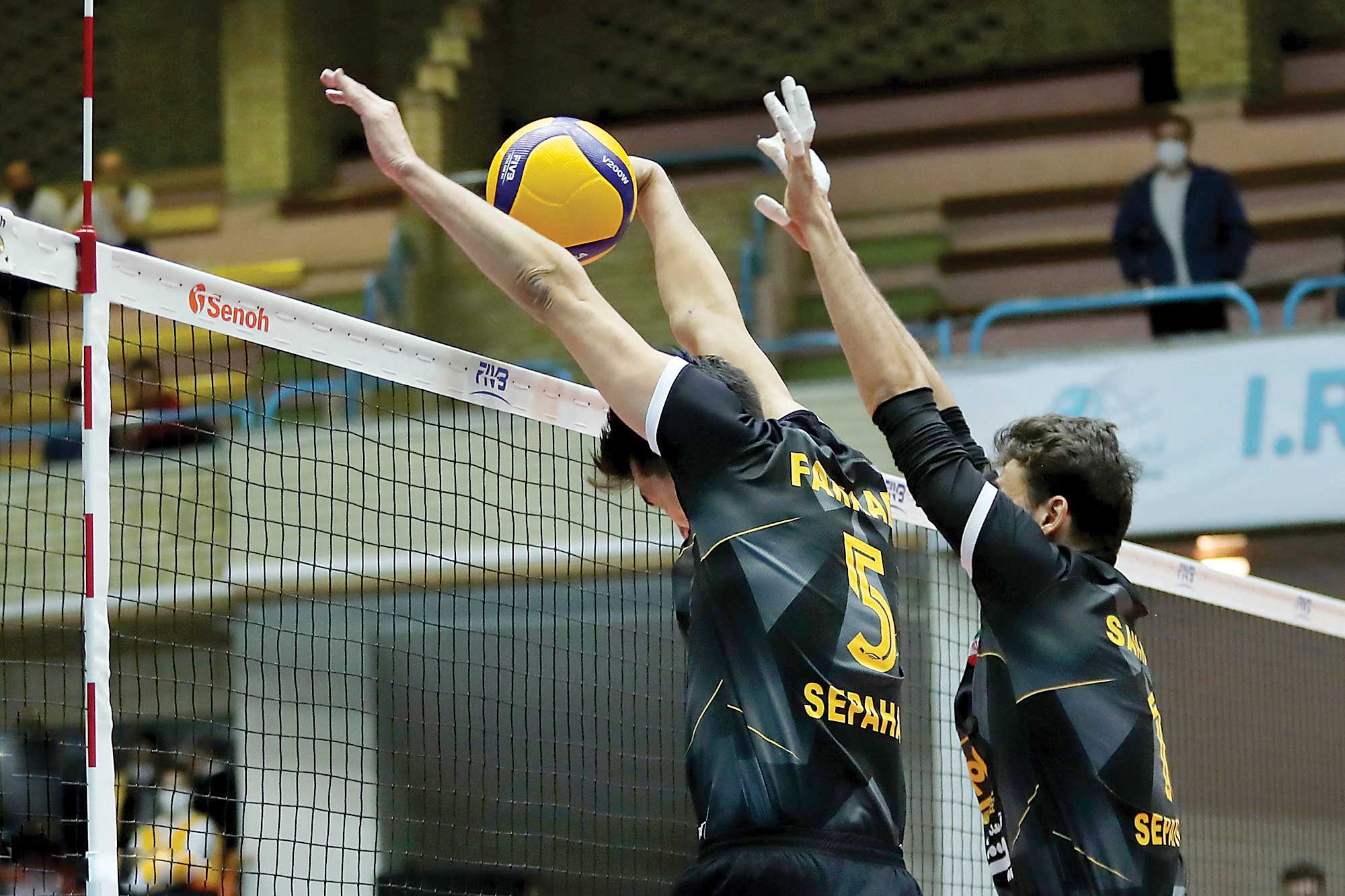 پاسخی بر ای شکست‌ها ندار م