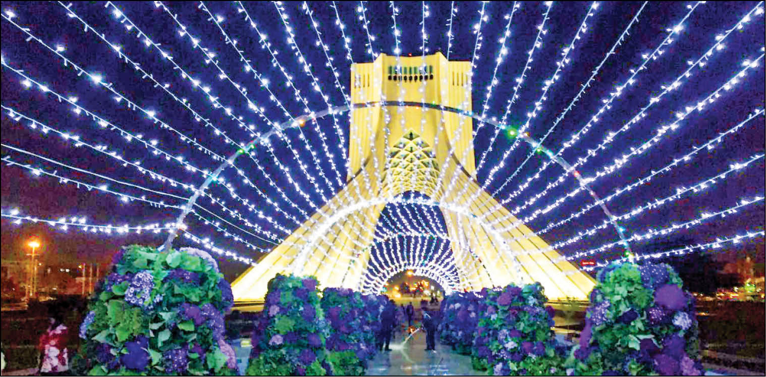 16شب برنامه‌ شاد در میدان آزادی