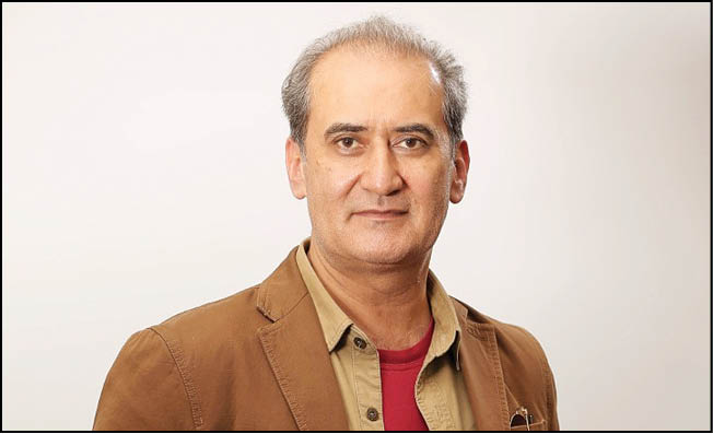 با نقش تیمسار ستاری زندگی کردم