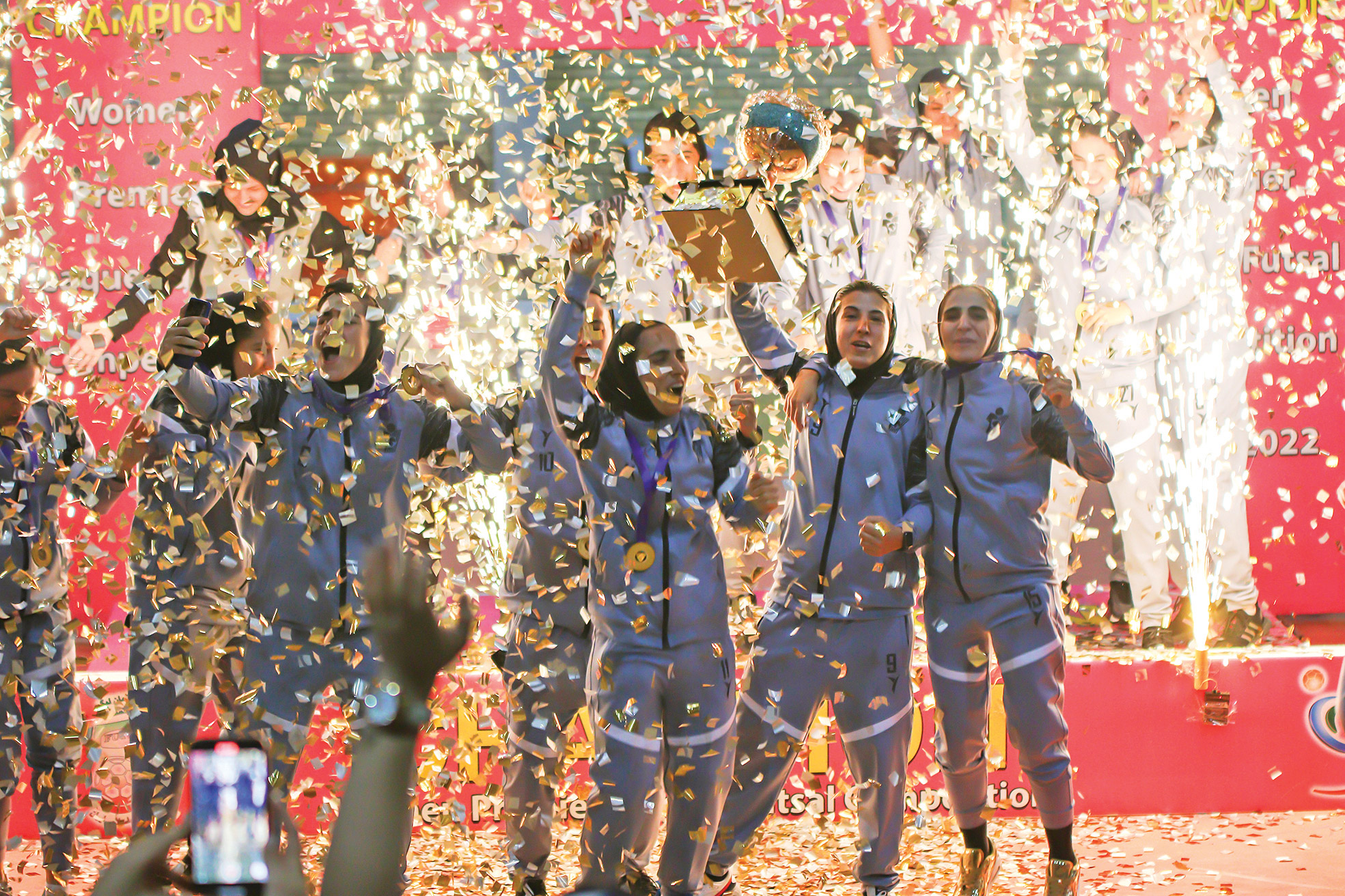 قهرمانی در غربت