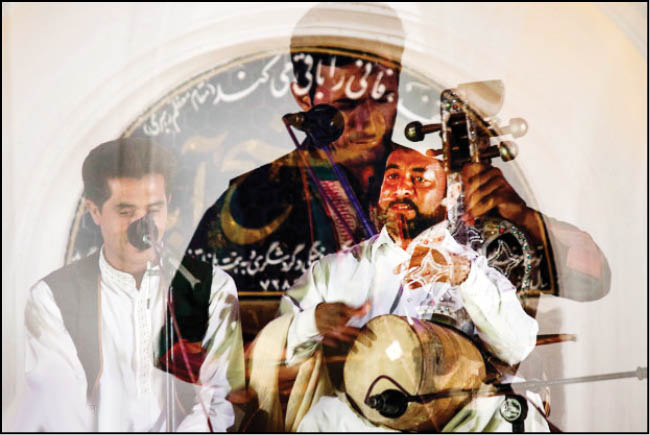 برگزاری جشنواره و آیین‌های موسیقایی نواحی