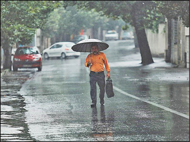 بارندگی در شمال‌غرب‌ گردوغبار در جنوب