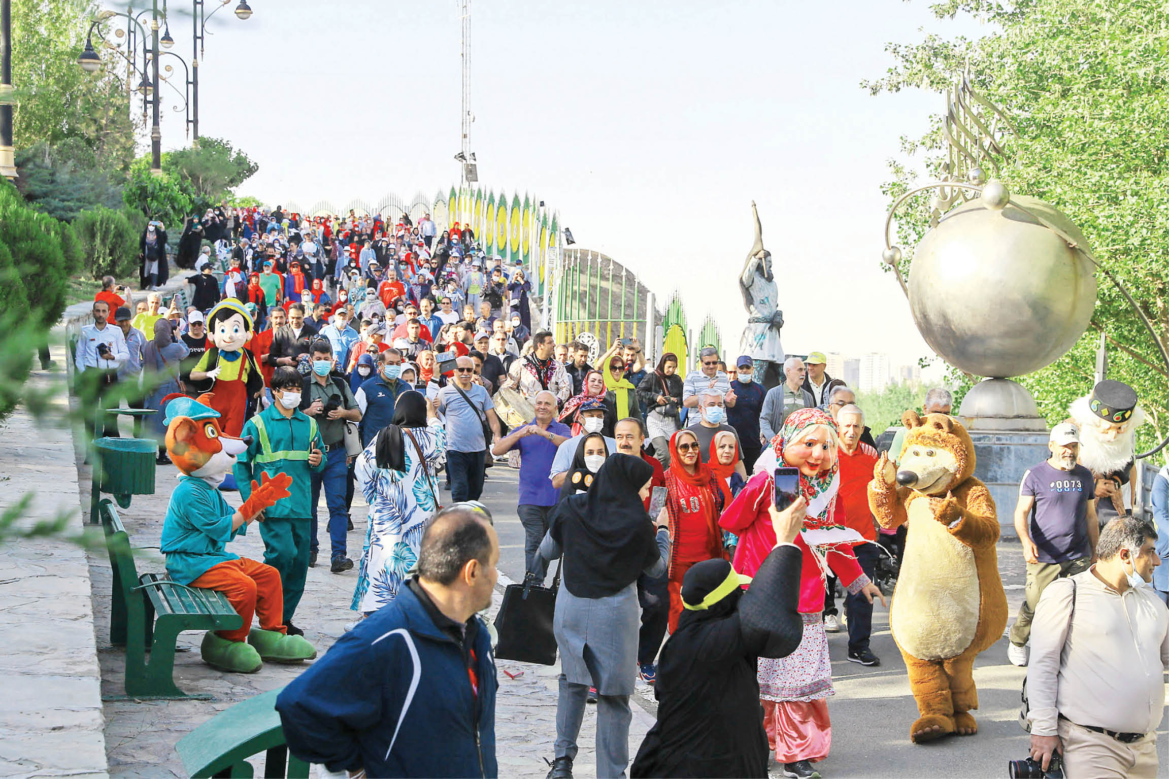 پایان هفته سلامت با پیاده‌روی خانوادگی