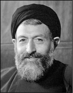 مسلمان برای شناخت علت حوادث به چه باید مراجعه کند؟