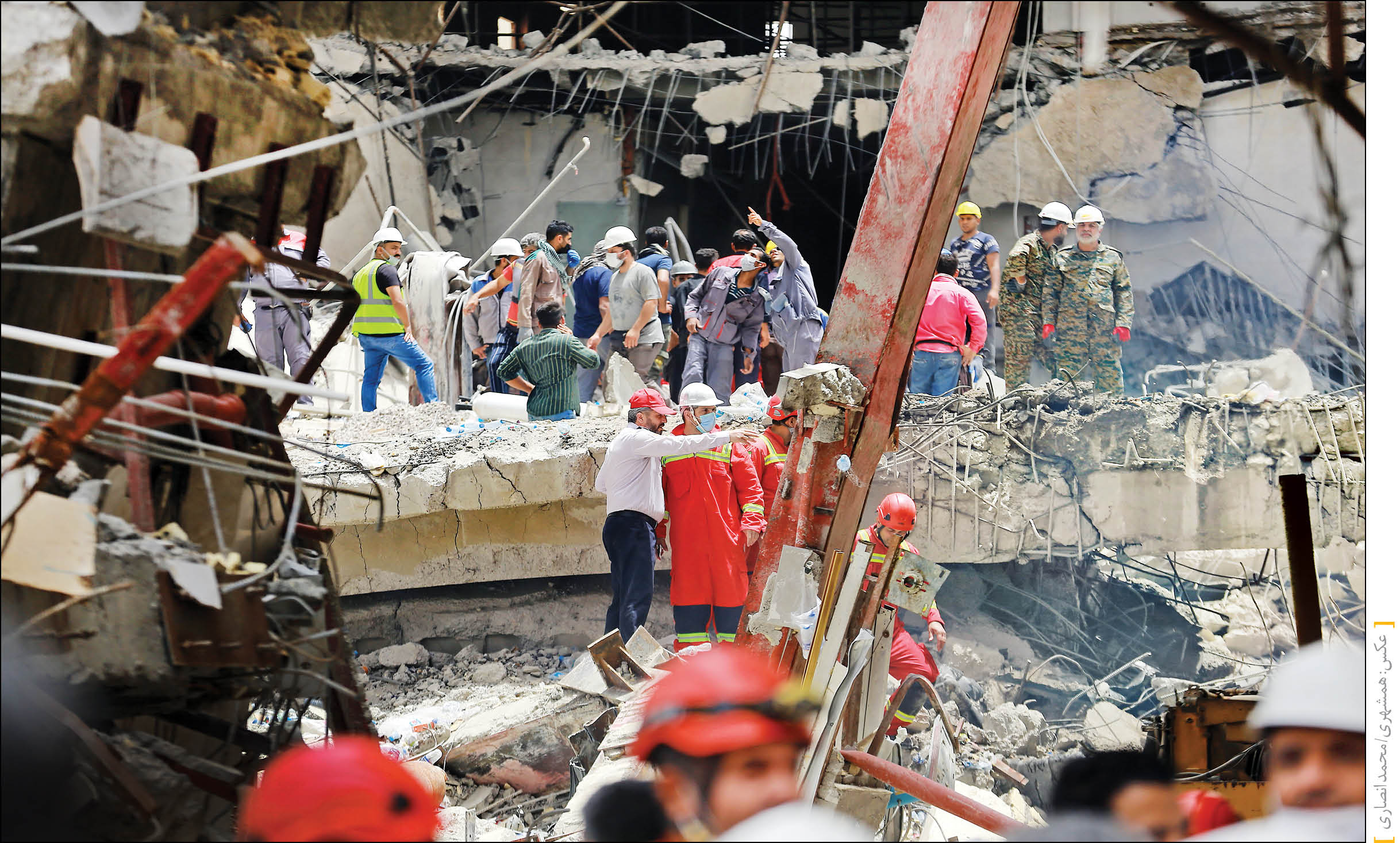 گزارش خبرنگار اعزامی همشهری از ادامه عملیات آواربرداری متروپل آبادان