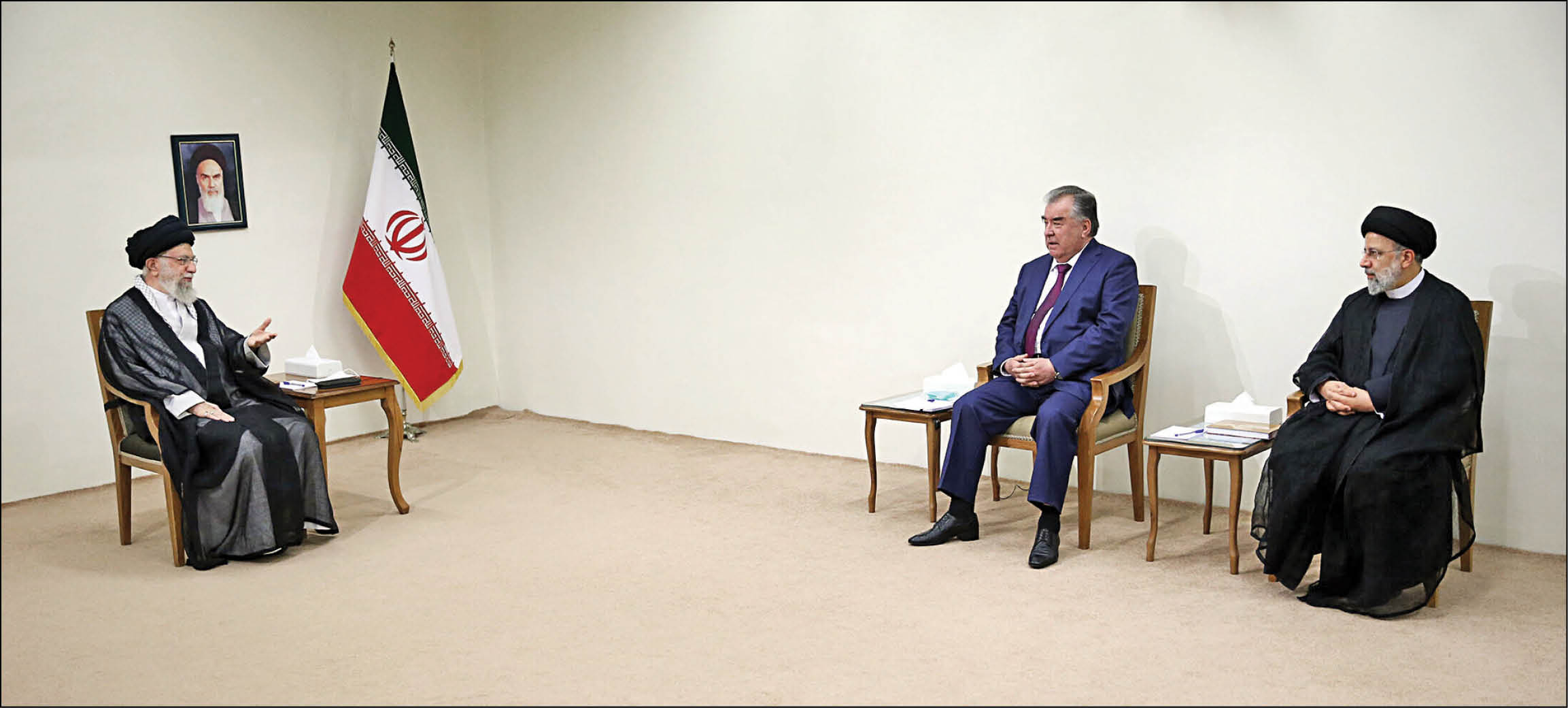 رهبر معظم انقلاب اسلامی در دیدار رئیس‌جمهور تاجیکستان: