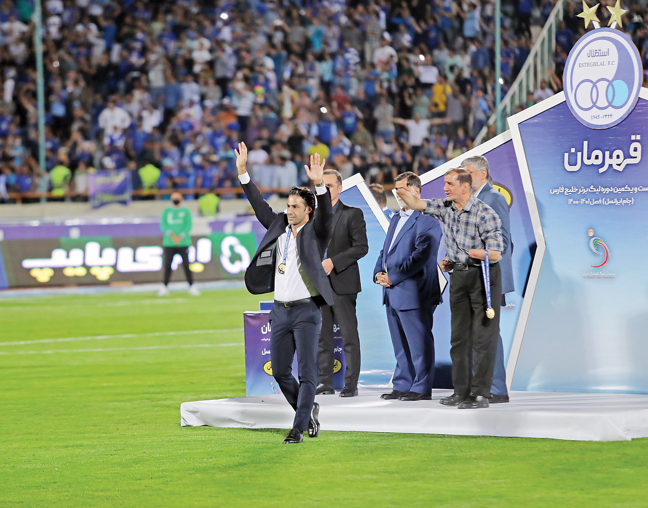 انتخاب فرهاد؛ خداحافظی در اوج؟