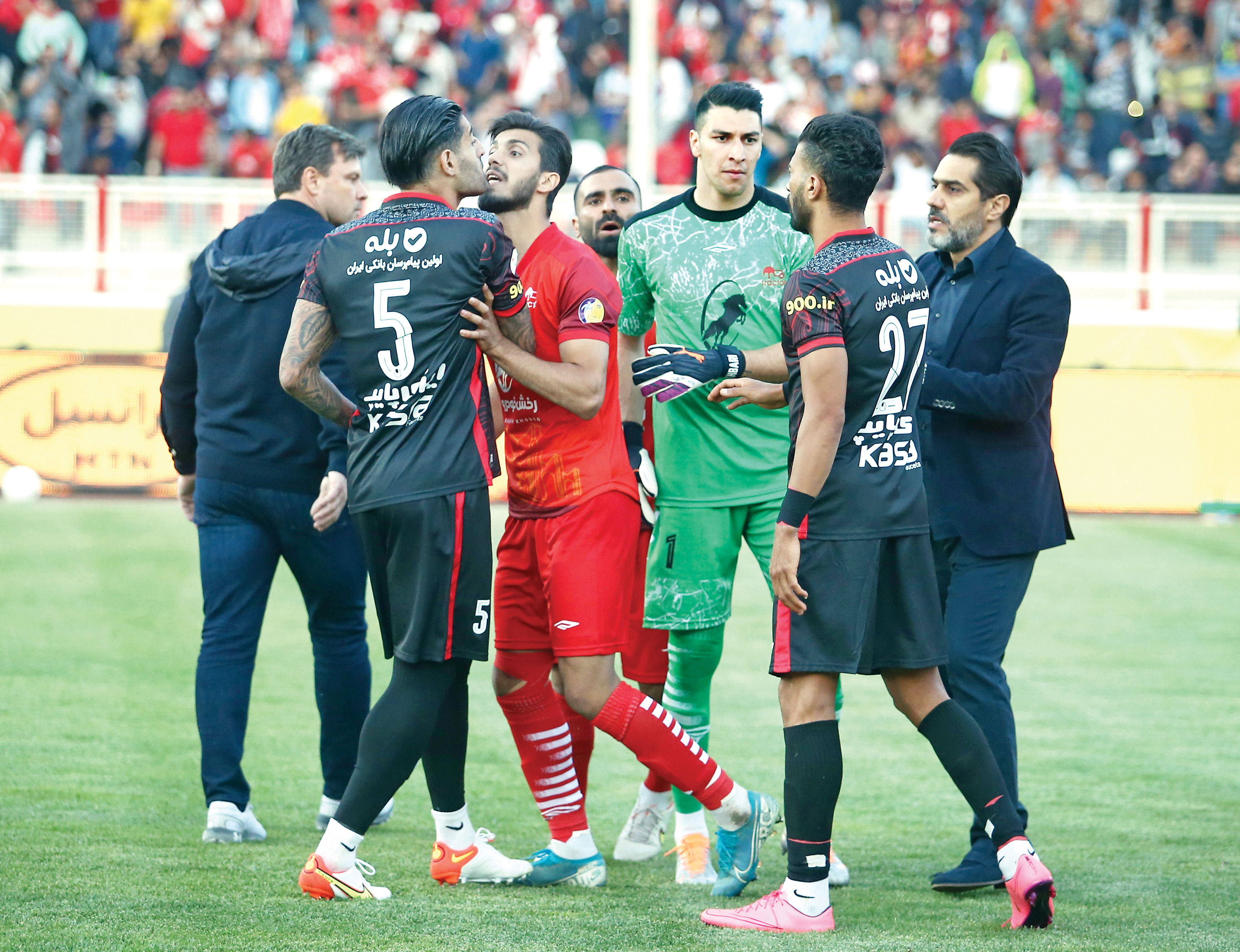 تا کی بدون تماشاگر؟