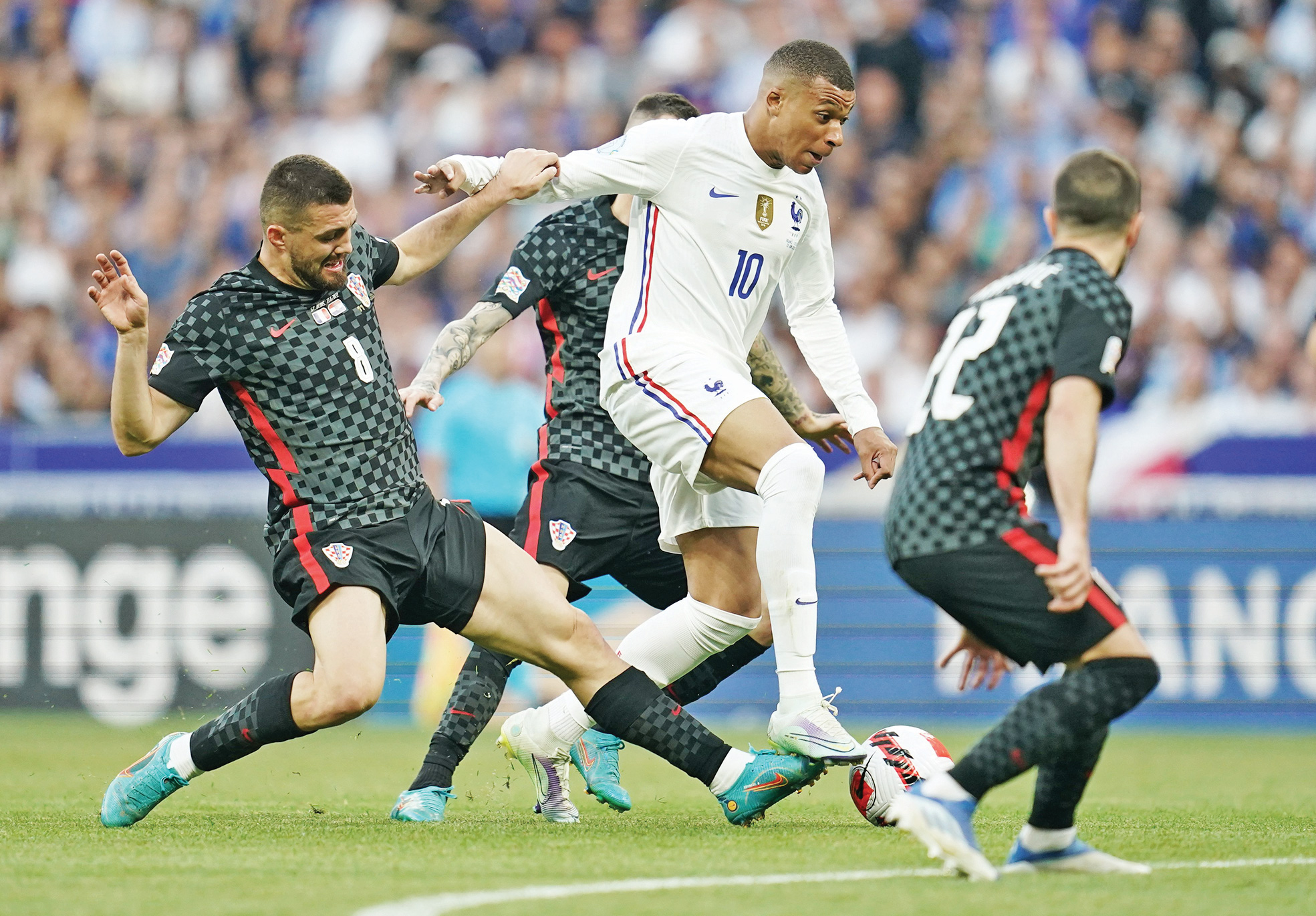 جایگاه لرزان بزرگان