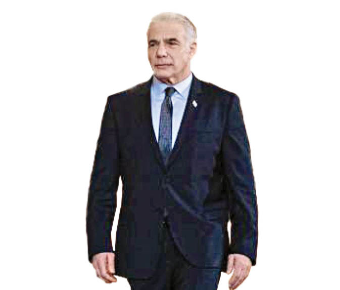 لاپید به کرسی نخست‌وزیری رسید