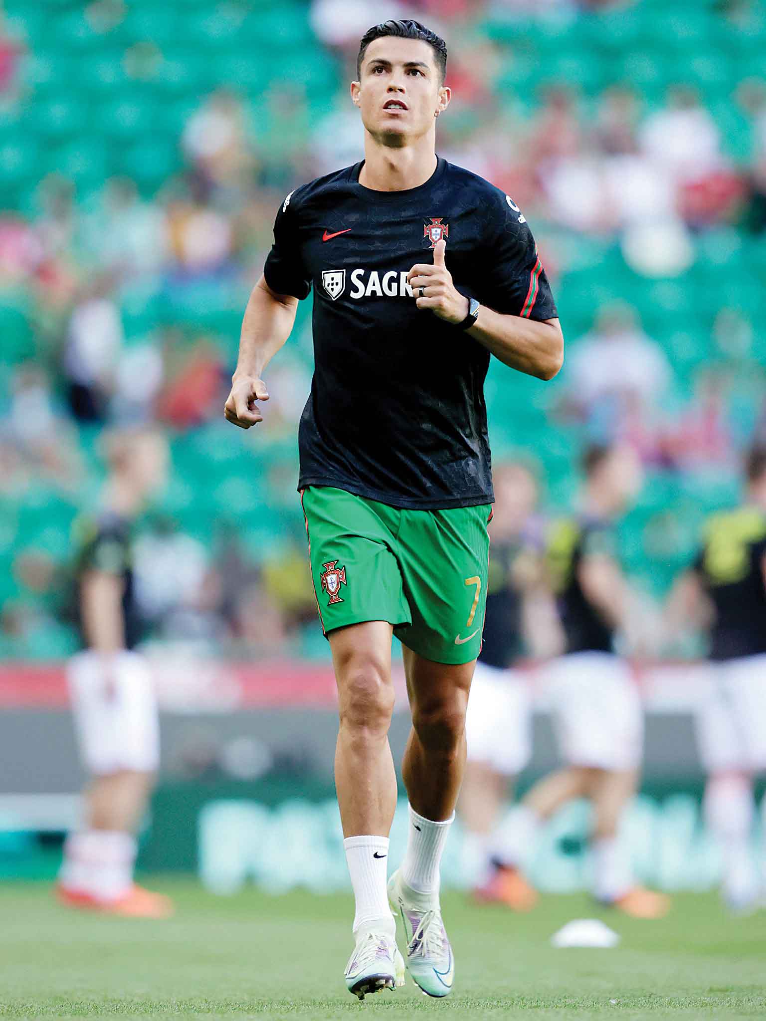 کریس در اردوگاه رقیب؟