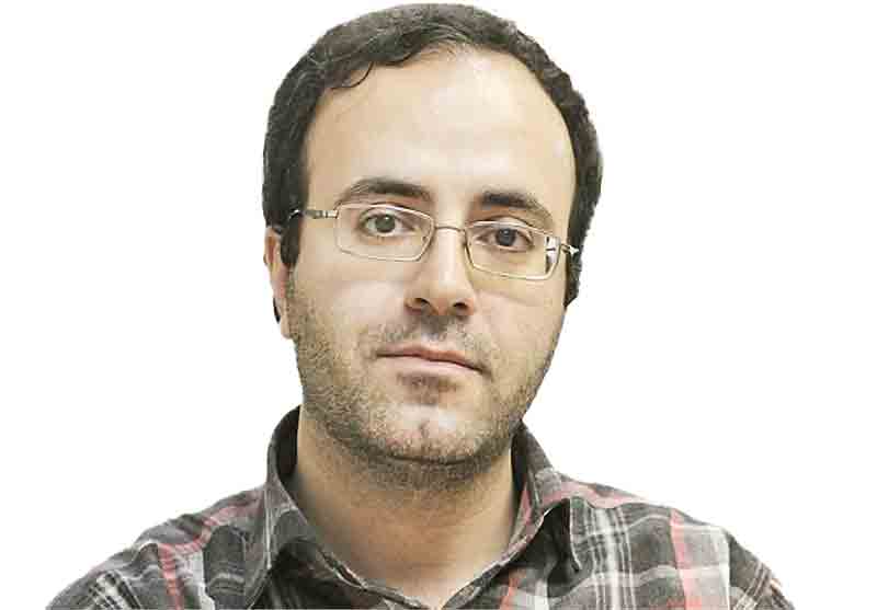 مسئولان میان مردم باشند یا نباشند؟