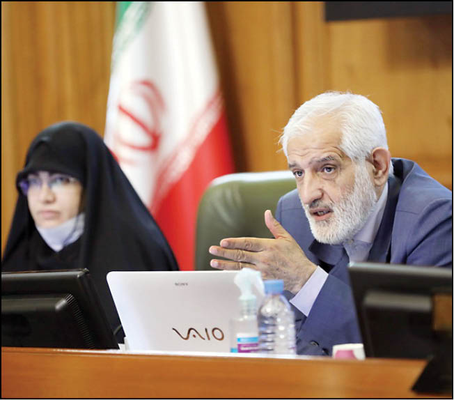 سروری: لمپنیسم رسانه‌ای به‌دنبال چکمه بود