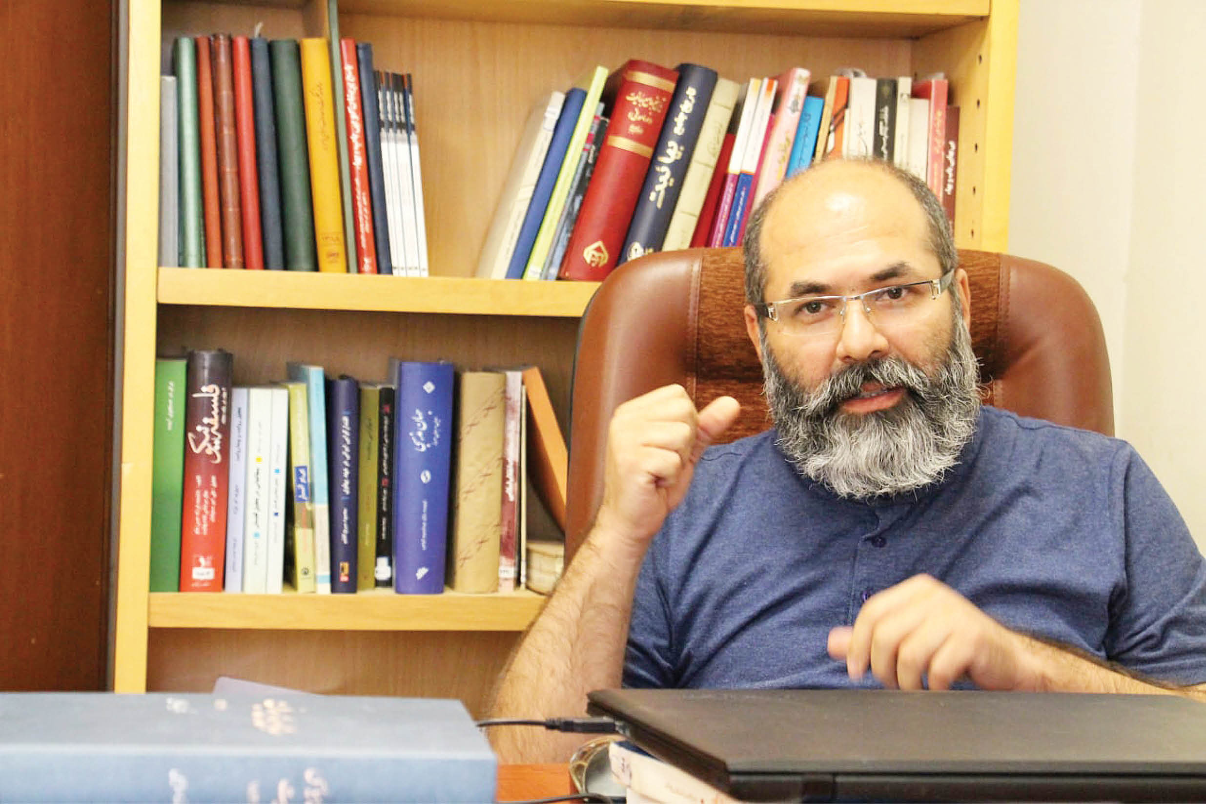 با حمیدرضا اسماعیلی، نویسنده کتاب «سازمان سیاسی بهائیت»