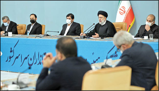 رئیسی در جمع دولتمردان و استانداران