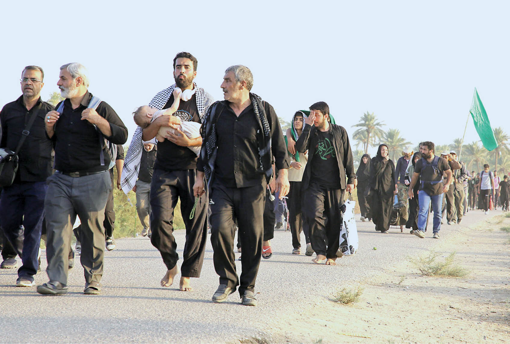 بدرقه خادمان اربعین