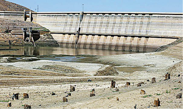 خشک شدن آب سد اکباتان همدان