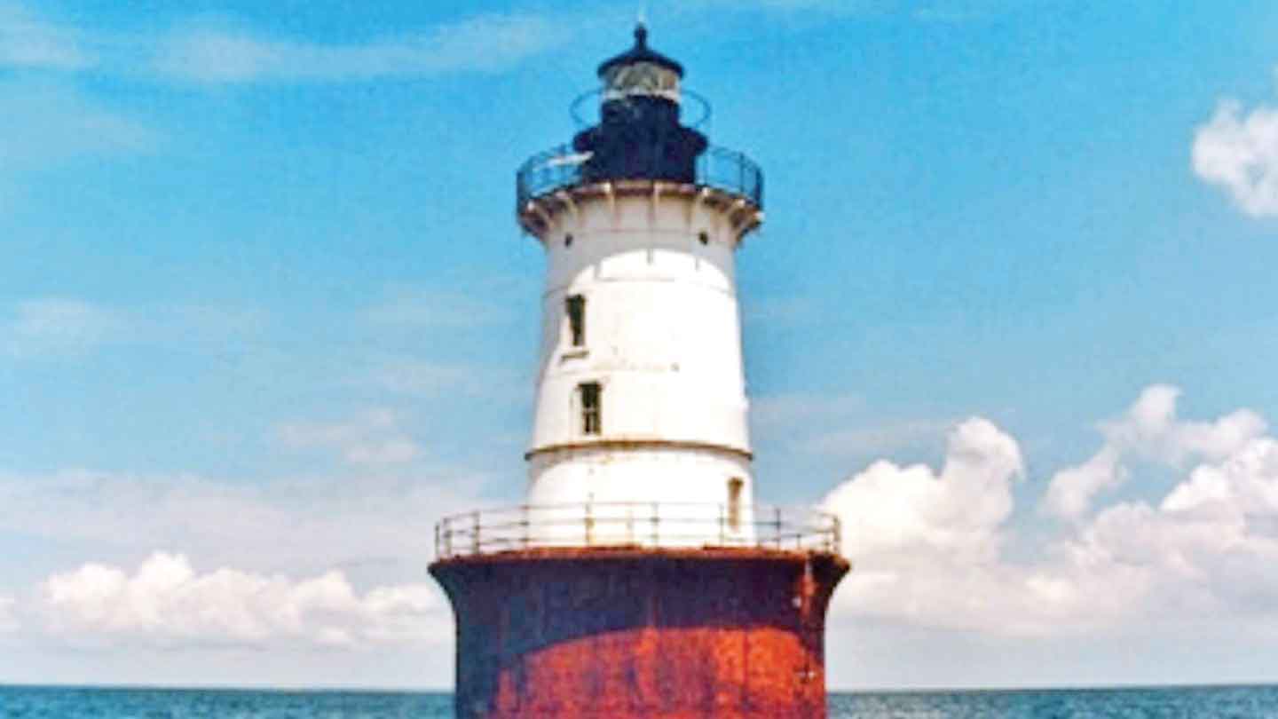 دعوا بر سر فانوس دریایی